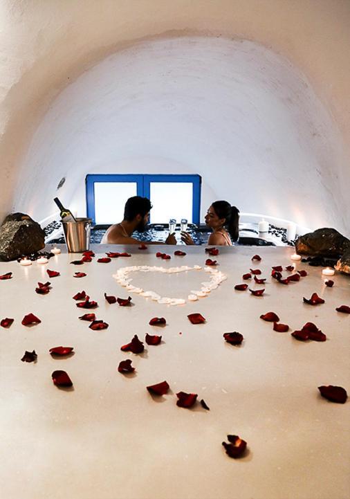 Rafael' S Mediteranian Cave Suites Firostefani Ngoại thất bức ảnh